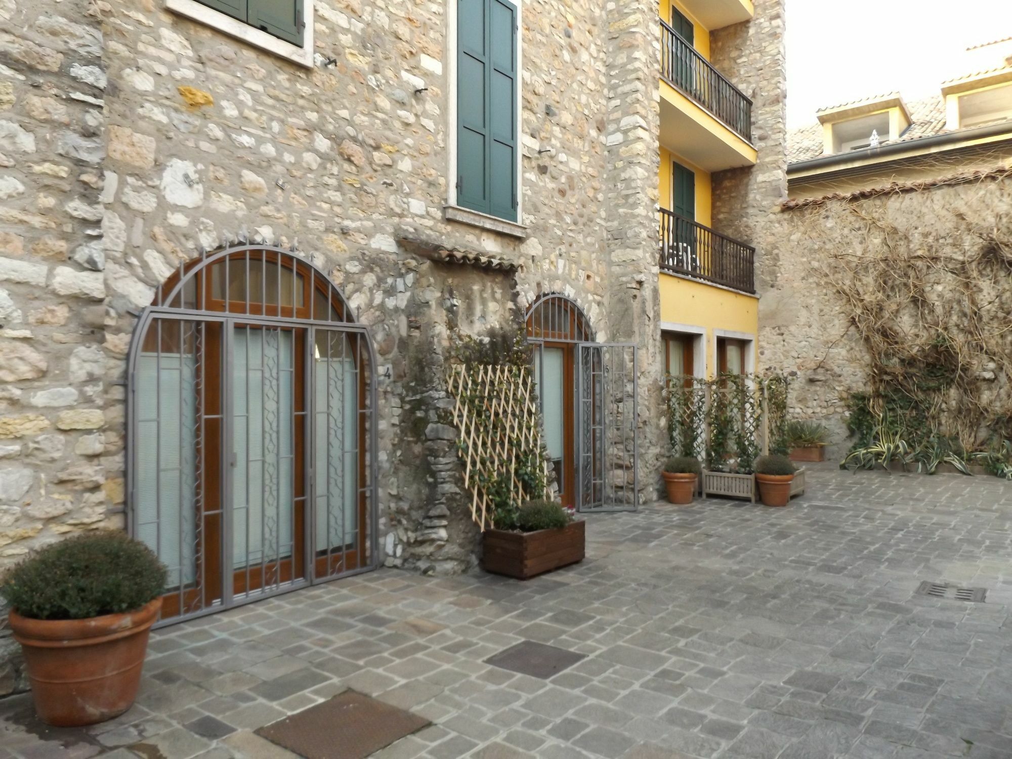 Casa Portici Apartment Torri Del Benaco Luaran gambar